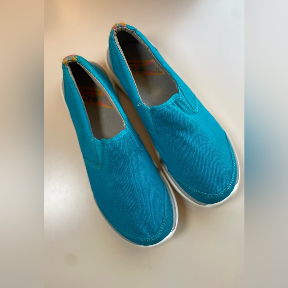 Teva‎ | Size 7 Women’s Lake Blue Wander Slip-on Sneakers
